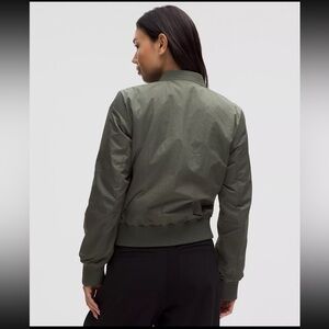 Lululemon Women’s Dark Green Olive Reversible Non-Stop Bomber Jacket, Size 6